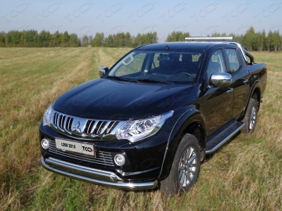 Пороги с площадкой нержавеющий лист 60 мм ТСС для Mitsubishi L200 2015-2019