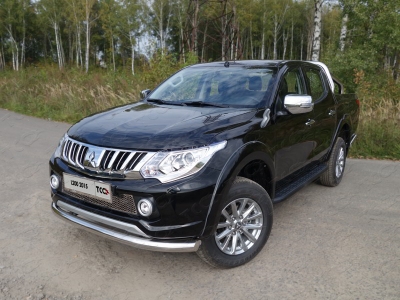 Пороги алюминиевые ТСС с накладкой чёрные для Mitsubishi L200 2015-2019