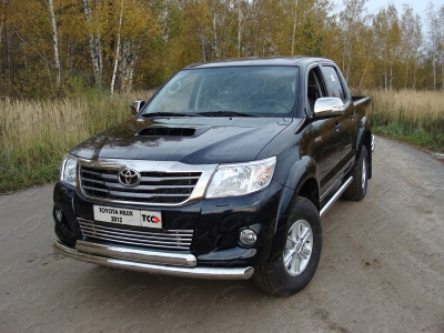 Накладка решётки радиатора 16 мм ТСС для Toyota Hilux 2011-2015