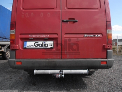 Фаркоп оцинкованный Galia шар A на авто без ступеньки для Mercedes Sprinter/Sprinter Classic/Volkswagen LT 1995-2018