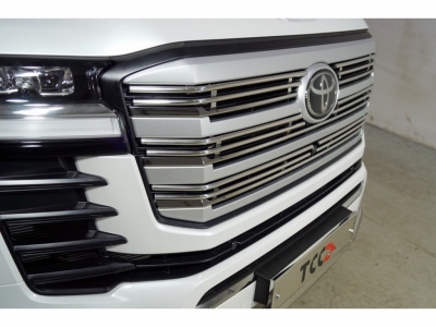 Решетка радиатора 12 мм 70TH ANNIVERSARY ТСС для Toyota Land Cruiser 300 2021-2022