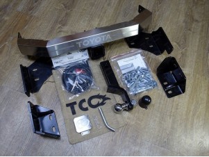 Фаркоп крюк Е нерж., надпись Toyota для Toyota Fortuner № TCU00141N